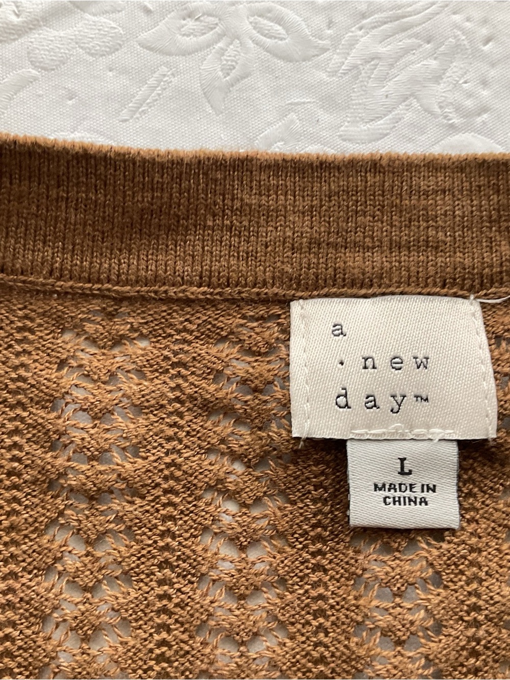 a new day Women’s Brown Button Up Long Sleeve Cropped Sweater. Size L - Picture 4 of 4